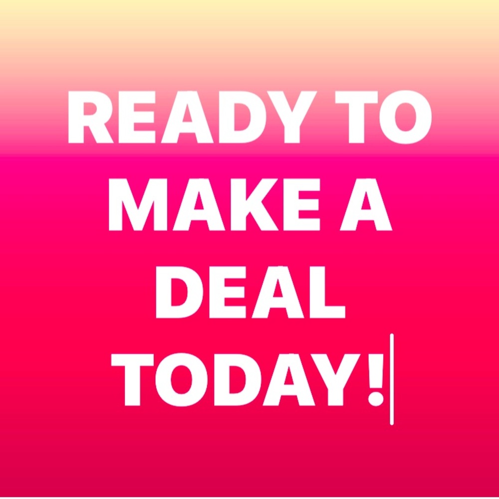 NEW Fashion Items Daily!
Mark downs!
Offers Welcome!
Check out entire Closet!
